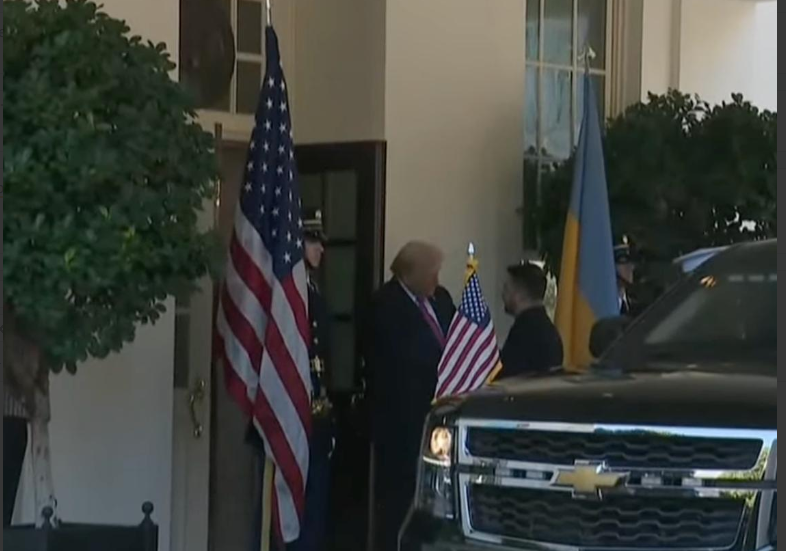 Зеленський поговорив з Трампом і домовився про зустріч в Нью-Йорку Зеленський поговорив з Трампом і домовився про зустріч в Нью-Йорку